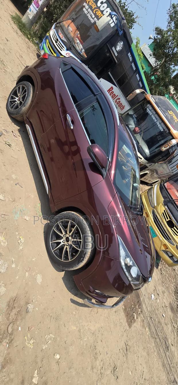 Honda Vezel 1.5 4WD 2014 Maroon