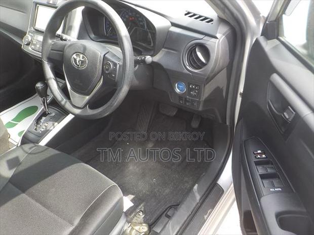 Toyota Corolla Fielder 1.5 Hybrid FWD 2021 Silver