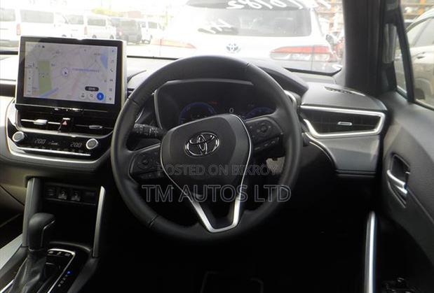 Toyota Corolla Cross XLE 4WD 2024 Gray