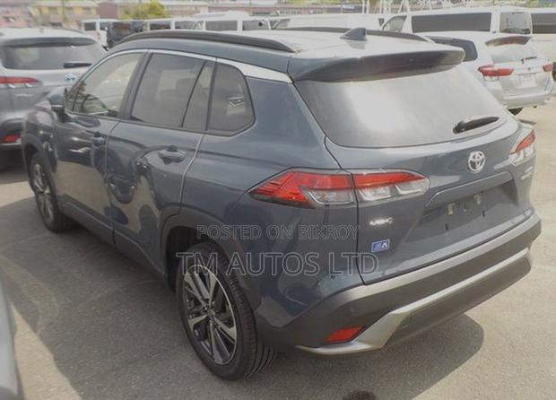 Toyota Corolla Cross XLE 4WD 2024 Gray