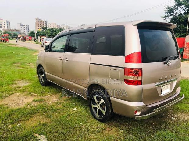 Toyota Noah 2.0 FWD (8 Seater) 2003 Gold