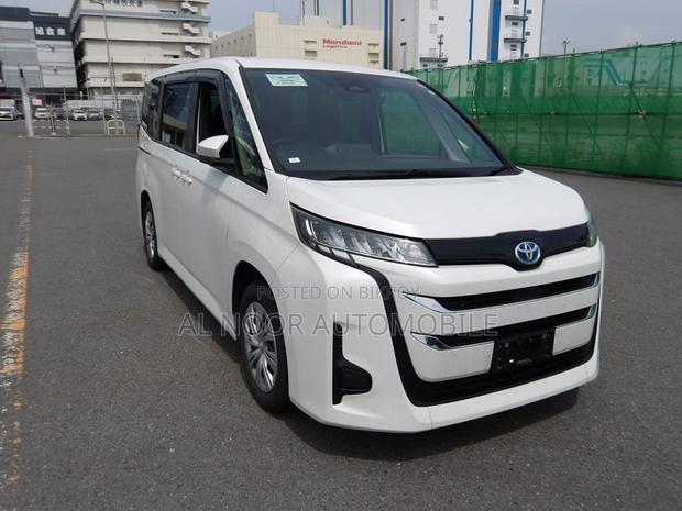 Toyota Noah 2023 Pearl
