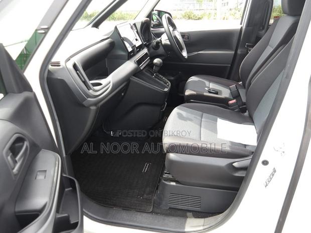 Toyota Noah 2023 Pearl