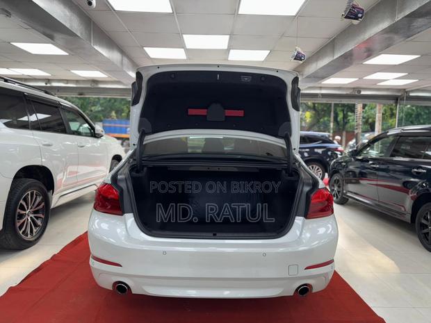 BMW 520i 2018 Pearl
