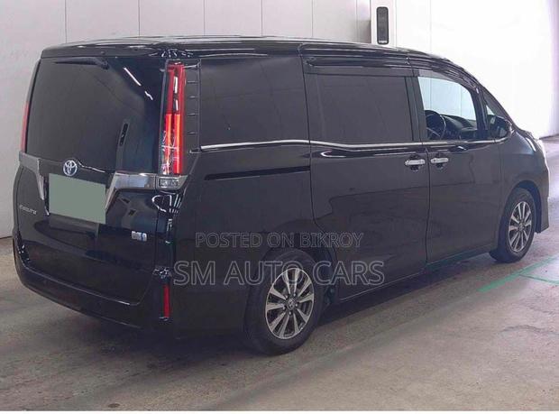 Toyota Esquire 1.8 FWD Hybrid (7 Seater) 2021 Black