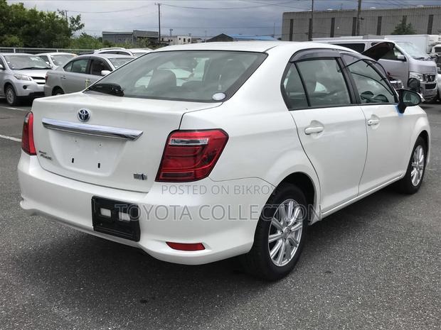 Toyota Axio 2021 Pearl