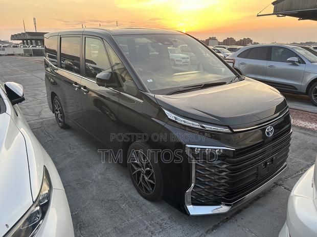 Toyota Voxy 2022 Black