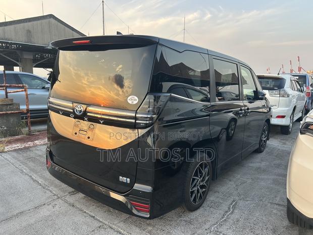 Toyota Voxy 2022 Black