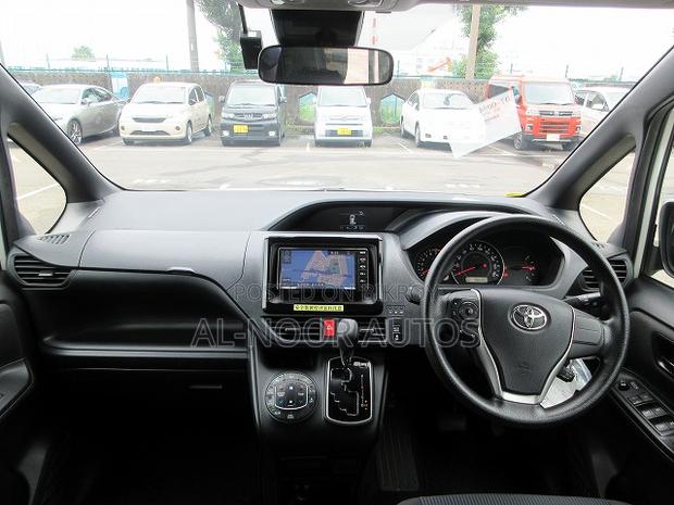 Toyota Noah 2020 Pearl