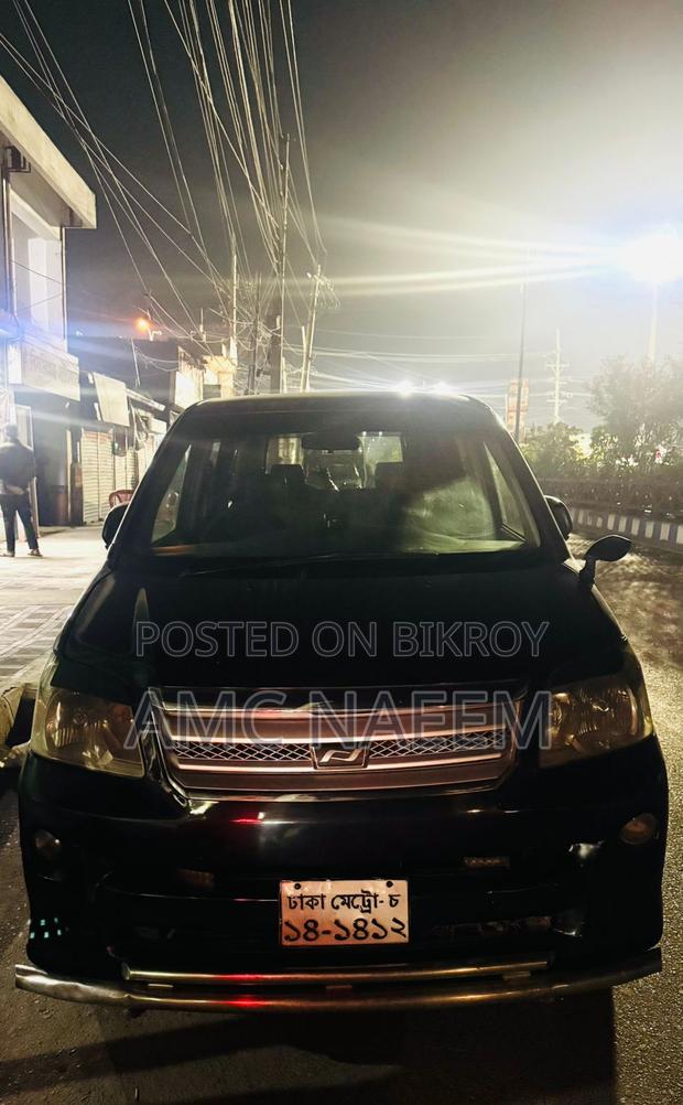 Toyota Noah 2.0 AWD (8 Seater) 2002 Black