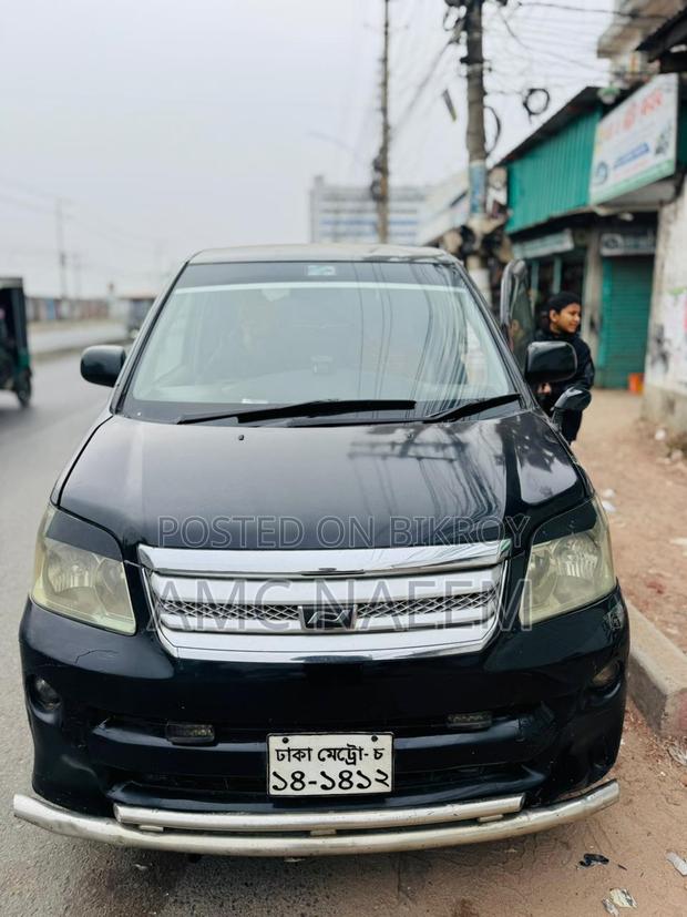 Toyota Noah 2.0 AWD (8 Seater) 2002 Black