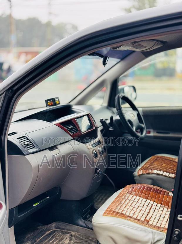 Toyota Noah 2.0 AWD (8 Seater) 2002 Black