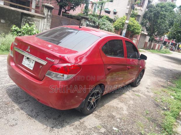 Mitsubishi Attrage 2015 Red