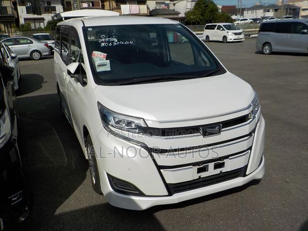 Toyota Noah 2021 Pearl
