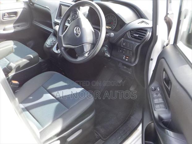 Toyota Noah 2021 Pearl