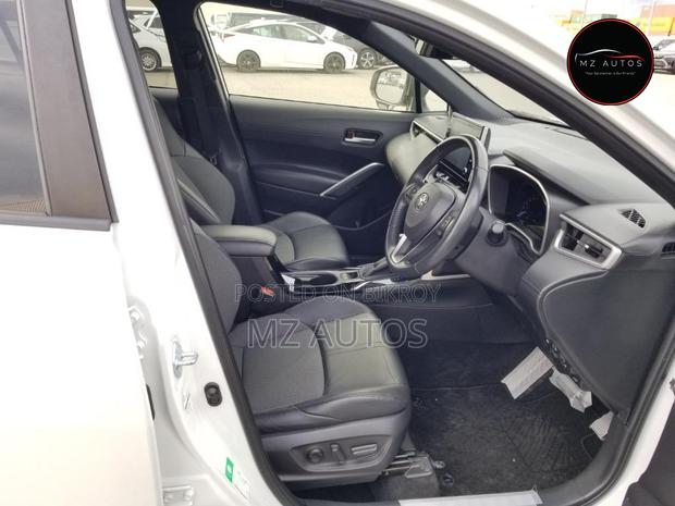 Toyota Corolla Cross 1.8 Hybrid AWD 2021 Pearl