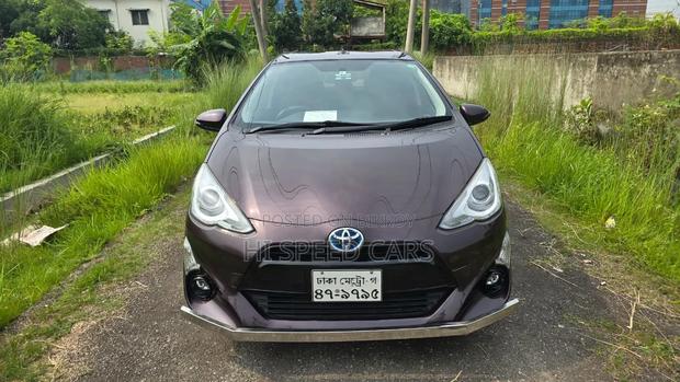 Toyota Aqua 2017 Brown