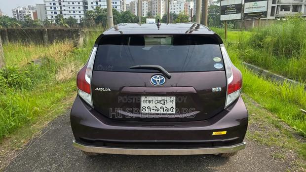 Toyota Aqua 2017 Brown