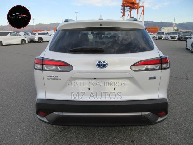 Toyota Corolla Cross 1.8 Hybrid AWD 2022 Pearl