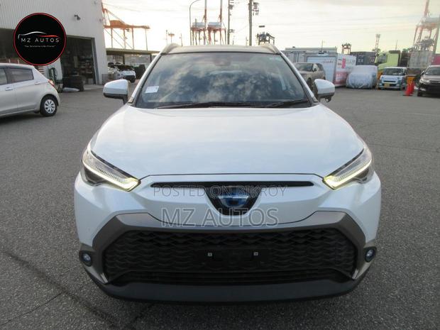 Toyota Corolla Cross 1.8 Hybrid AWD 2022 Pearl