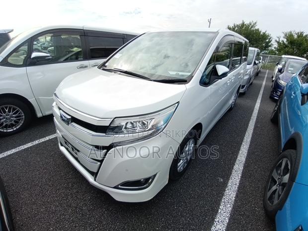 Toyota Noah 2021 Pearl
