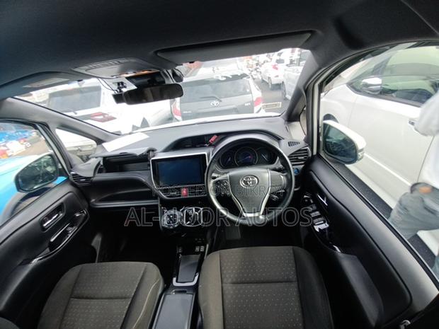 Toyota Noah 2021 Pearl
