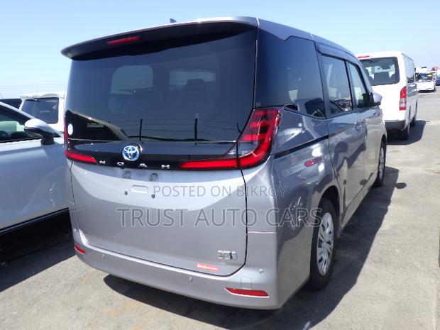 Toyota Noah 2022 Gray