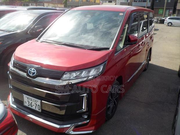 Toyota Noah 2025 Red