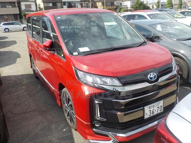 Toyota Noah 2025 Red