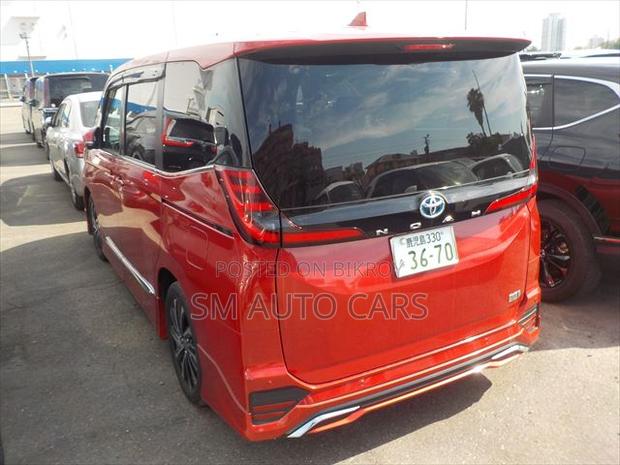 Toyota Noah 2025 Red