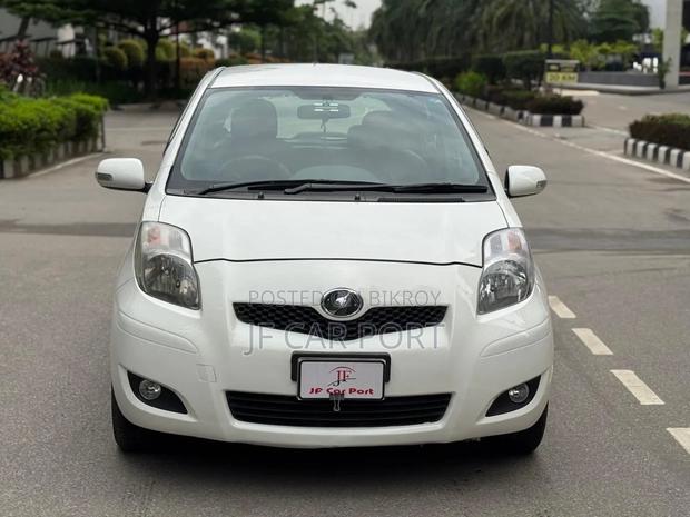 Toyota Vitz 2010 Pearl