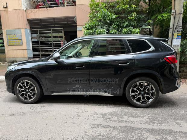 BMW X1 xDrive28i AWD 2023 Black