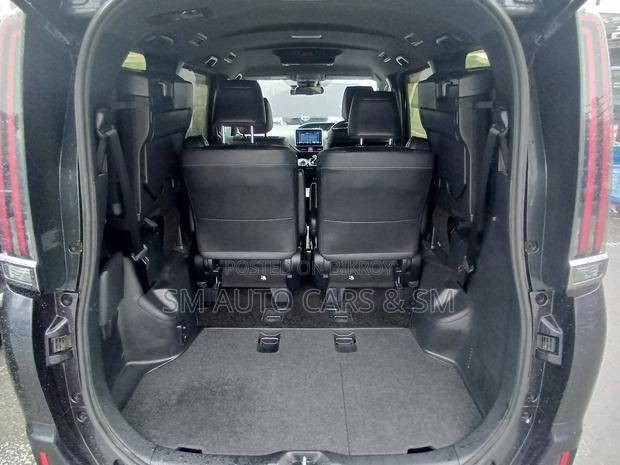 Toyota Esquire 1.8 FWD Hybrid (7 Seater) 2021 Black