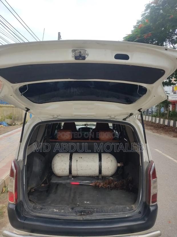 Toyota Probox 2004 White