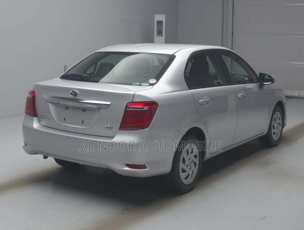 Toyota Axio 2021 Silver