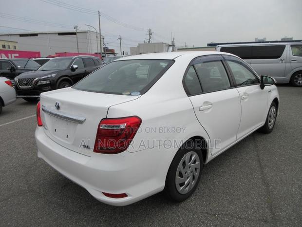 Toyota Axio 2021 Pearl