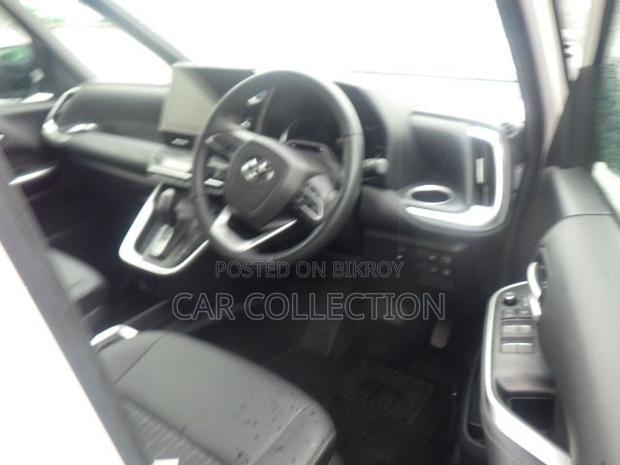 Toyota Noah 2023 Pearl