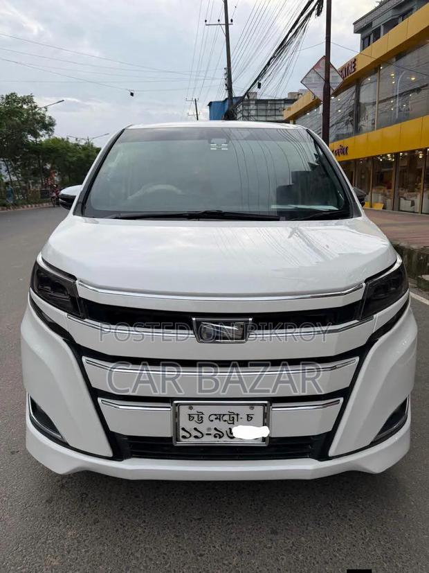 Toyota Noah 2.0 FWD (8 Seater) 2019 White