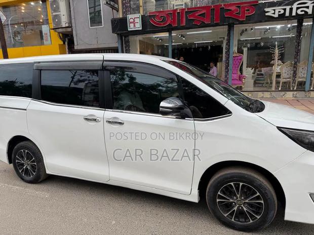 Toyota Noah 2.0 FWD (8 Seater) 2019 White