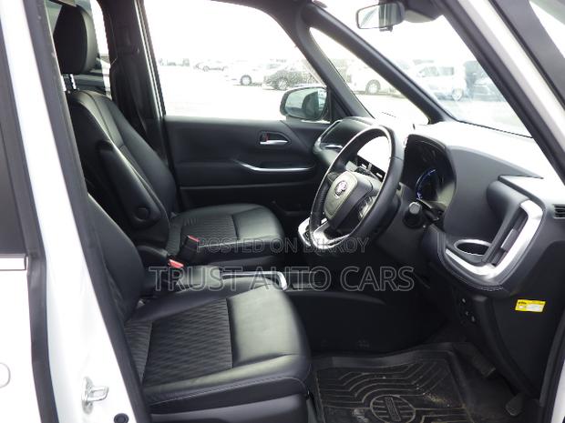 Toyota Noah 2023 White