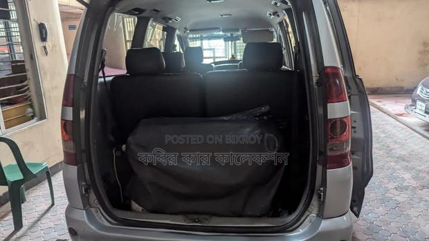 Toyota Noah 2002 Silver