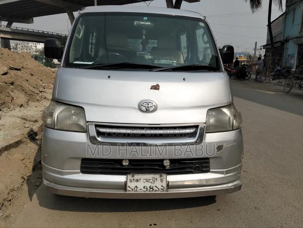 Toyota Noah 2010 Silver