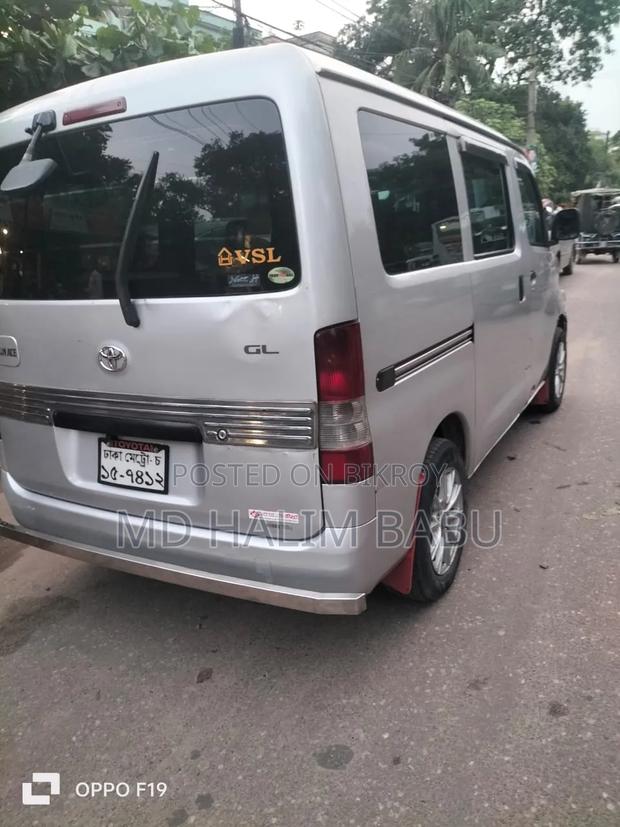 Toyota Noah 2010 Silver