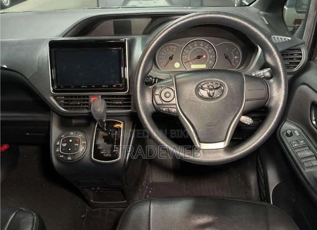 Toyota Noah 2021 Black