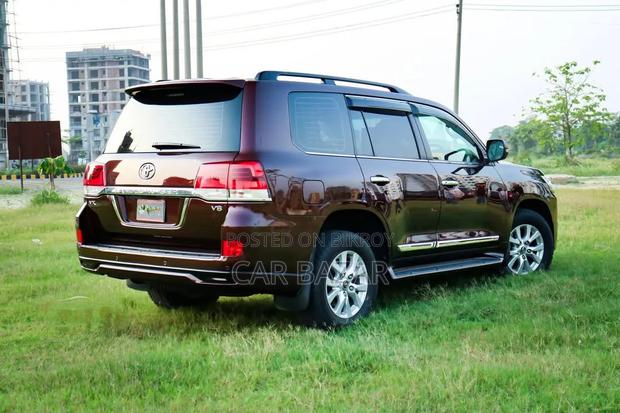 Toyota Land Cruiser 4.5 V8 VXR 2017 Maroon