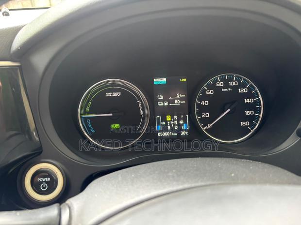 Mitsubishi Outlander 2.4 PHEV AWD 2013 Pearl
