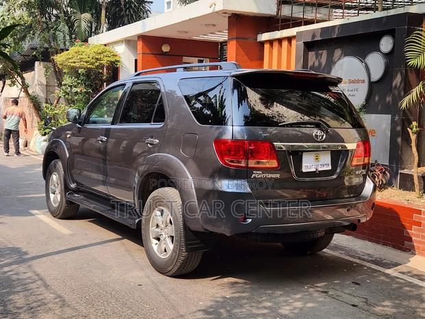 Toyota Fortuner 2006 Gray