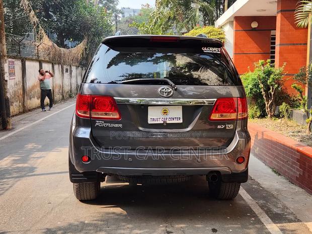 Toyota Fortuner 2006 Gray