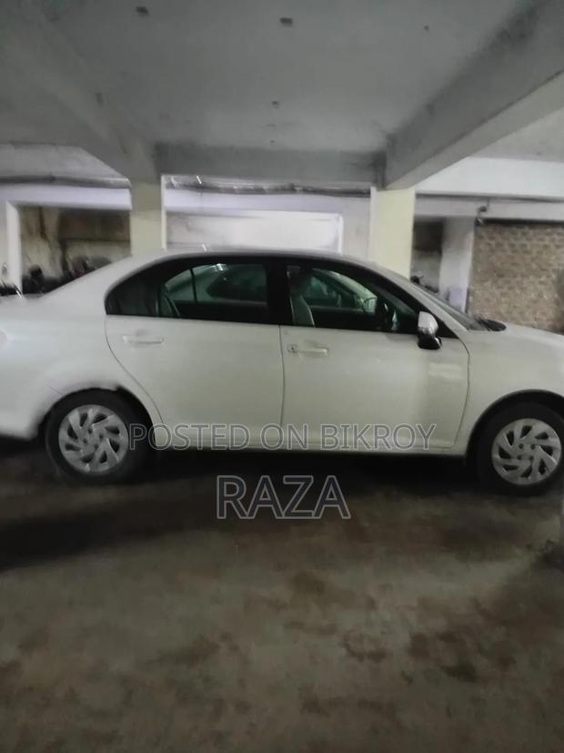 Toyota Axio 2017 Pearl