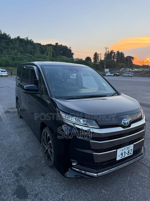 New Toyota Noah 2023 Black
